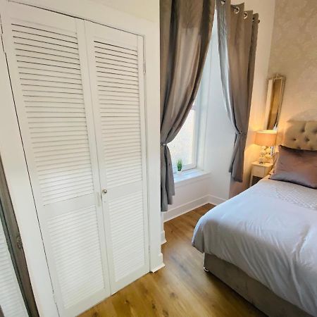 The Sleeping Lion - Dunoon Holiday Home Luaran gambar