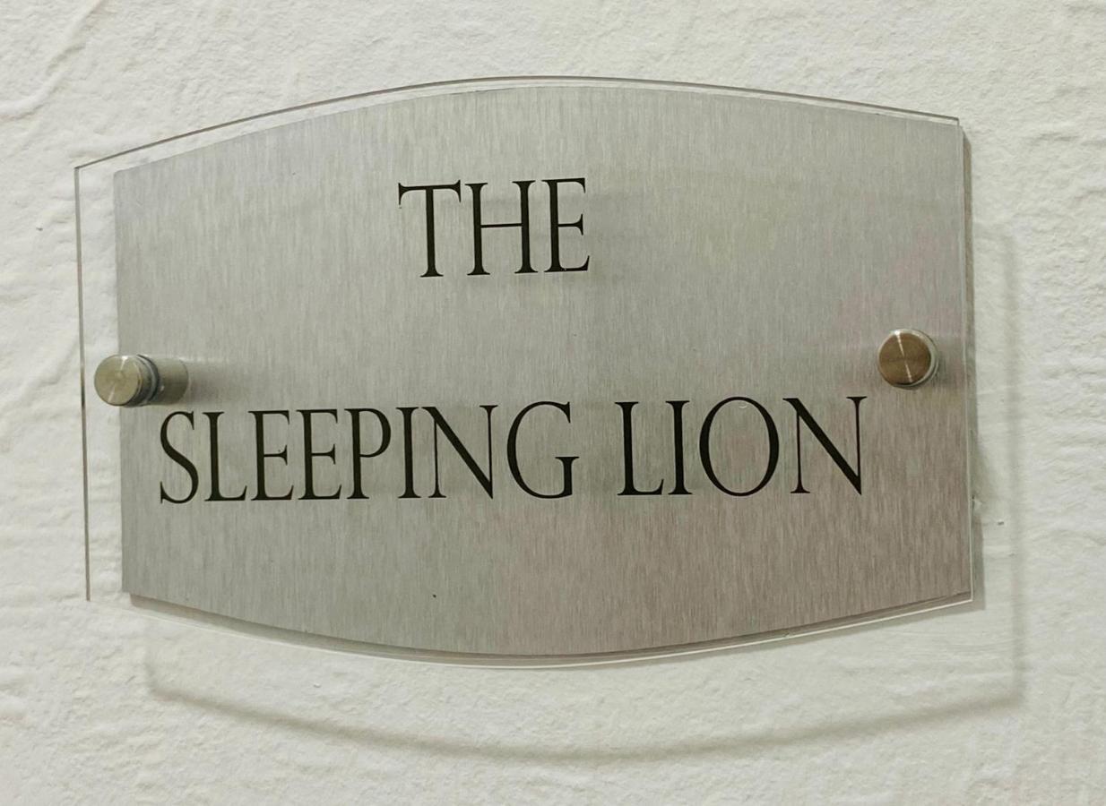 The Sleeping Lion - Dunoon Holiday Home Luaran gambar