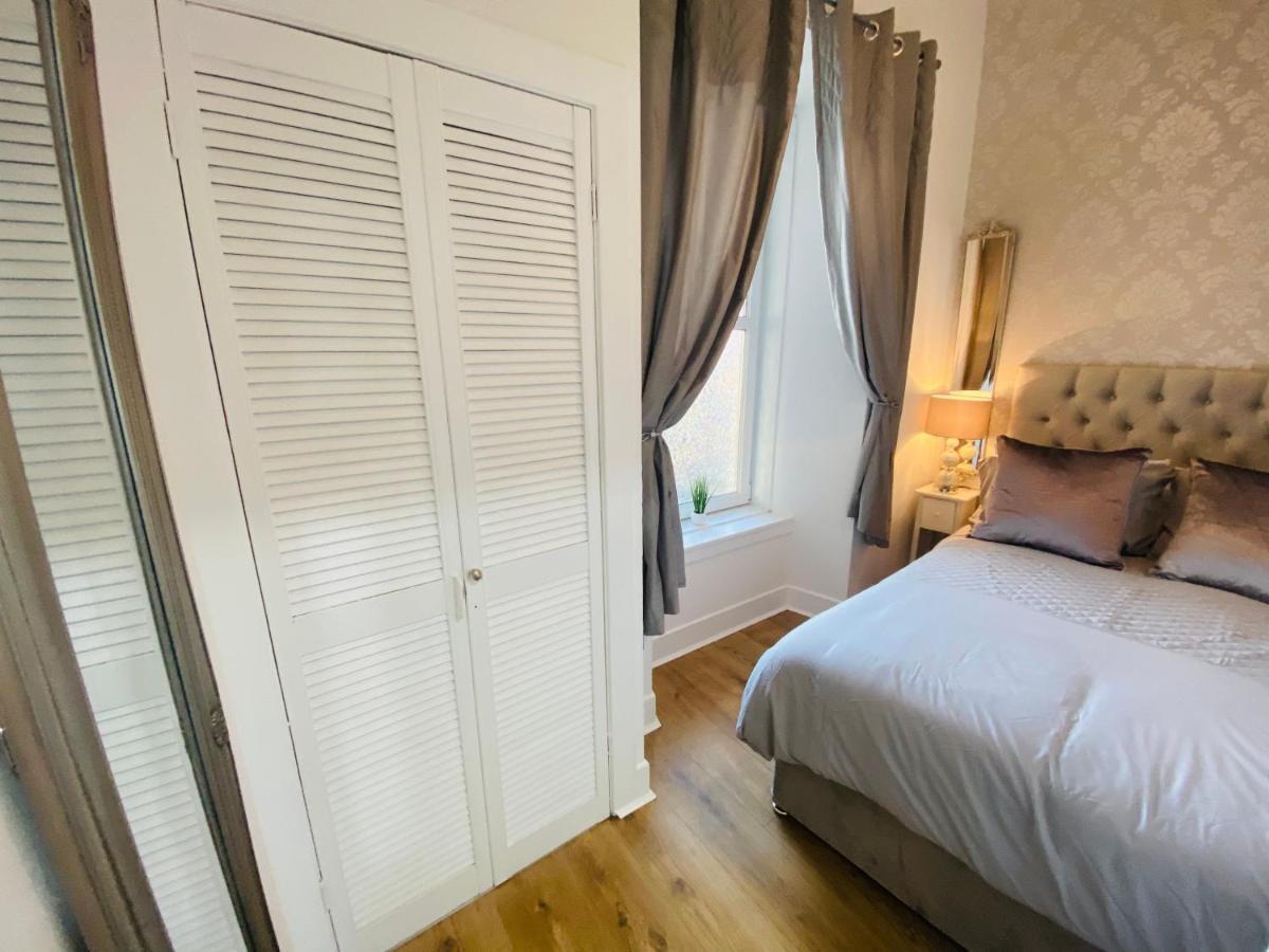 The Sleeping Lion - Dunoon Holiday Home Luaran gambar